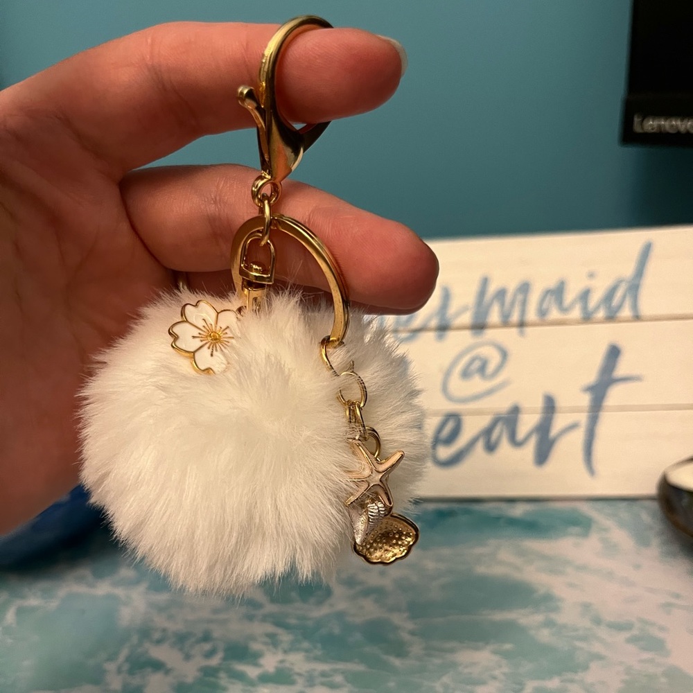 Sea Shell Bag Chain/Keychain - Picture 2 of 2
